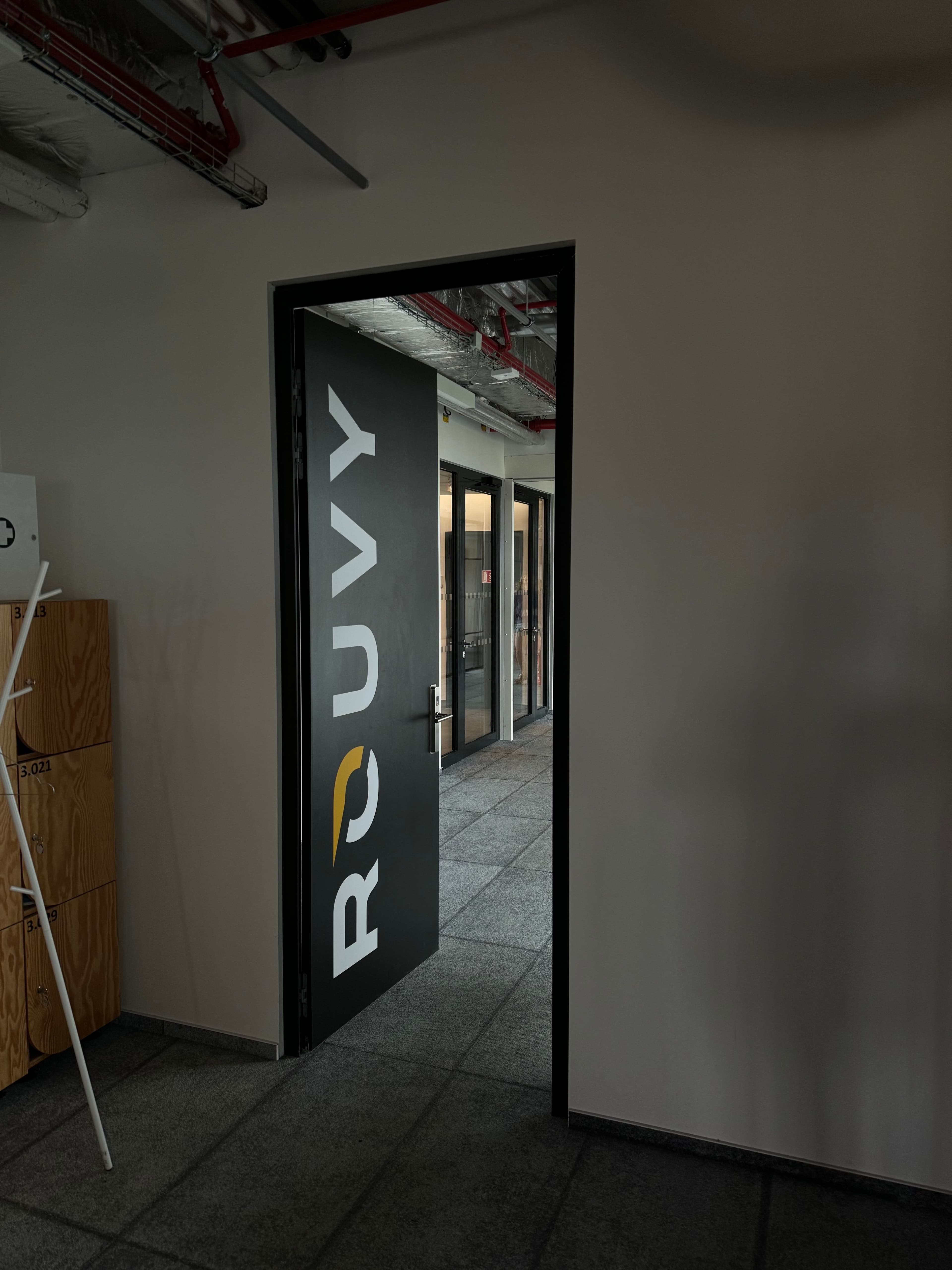 ROUVY Door